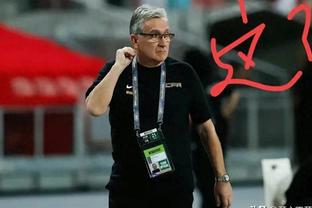邮报：几内亚中场指责教练偷交换的小熊球衣，被排除非洲杯名单